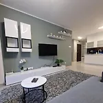 Апартаменти Z Basenem Laura Polanki Park *