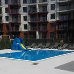 Daire Z Basenem Laura Polanki Park