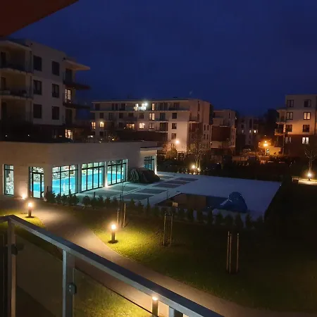 Z Basenem Laura Polanki Park Apartment