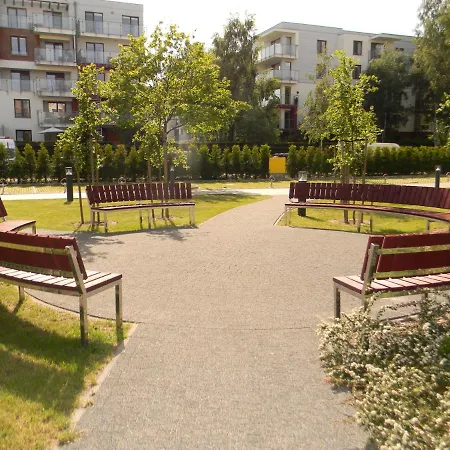 Z Basenem Laura Polanki Park