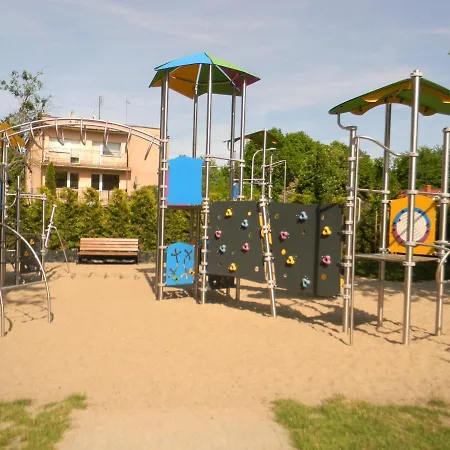 Z Basenem Laura Polanki Park Apartmán *