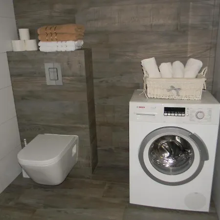 Z Basenem Laura Polanki Park *