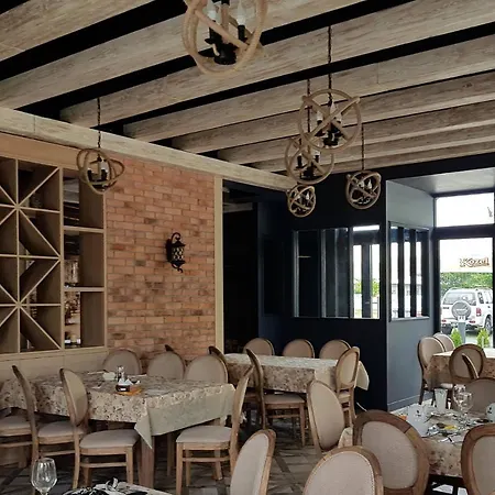 Daire Z Basenem Laura Polanki Park *