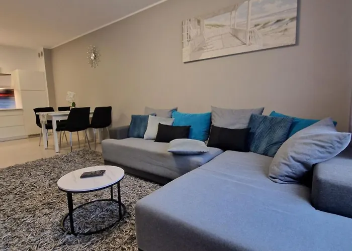 Z Basenem Laura Polanki Park *