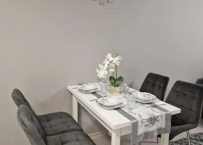 Z Basenem Laura Polanki Park *