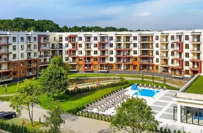 Z Basenem Laura Polanki Park